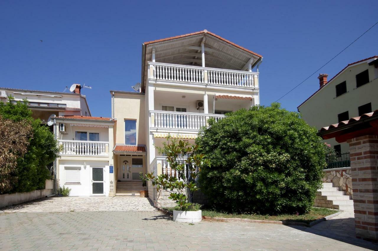 Apartments Domic بنجول المظهر الخارجي الصورة