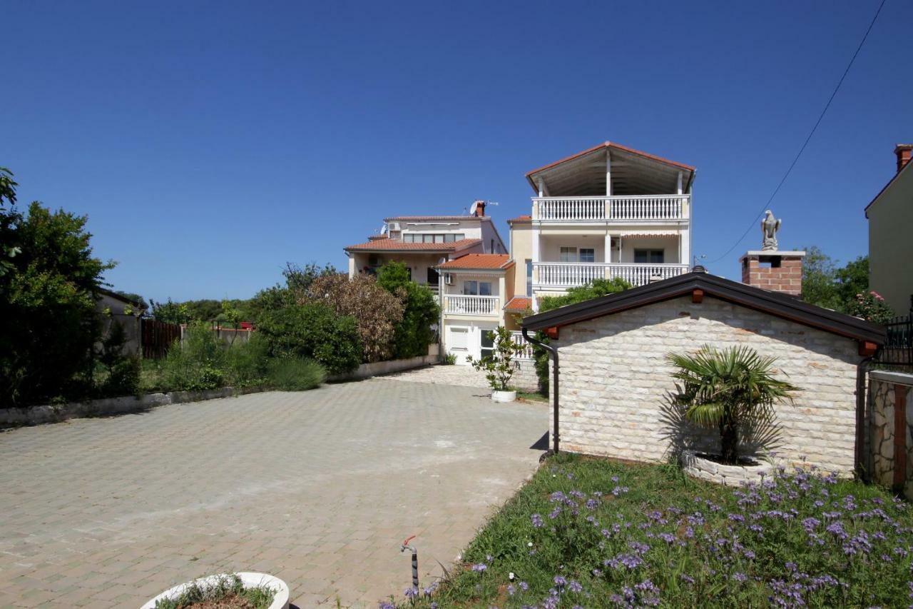 Apartments Domic بنجول المظهر الخارجي الصورة